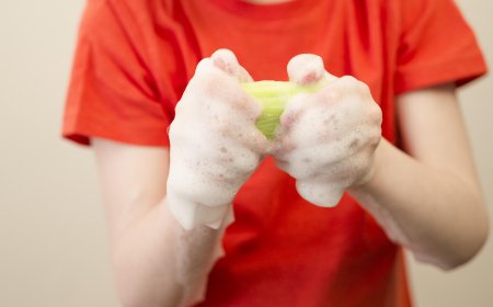 Foaming Cleaners for Bathrooms: A Complete Guide